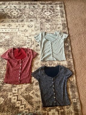 Brandy Melville Button-Front Scoop Crop Tops - Red, Sage, Navy bundle button up